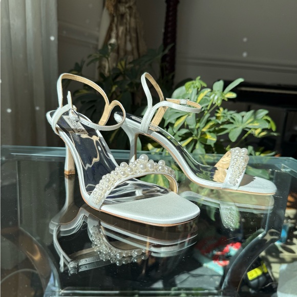 Badgley Mischka Caitlyn Stiletto Heel with Pearled Vamp - Picture 4 of 9